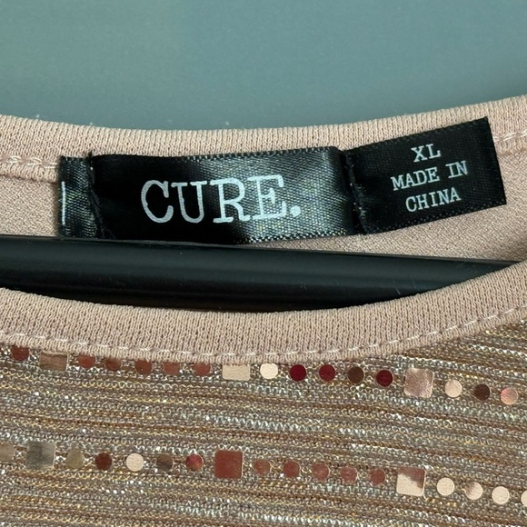 Elegant Sequin Blouse in Blush Pink - Picture 3 of 4